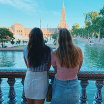 Opportunity to visit the beautiful plaza de España located in the heart of Seville 