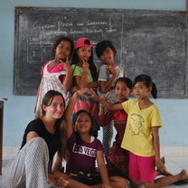 volunteers in Bali with IVHQ