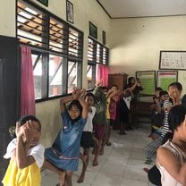 The kids doing yoga on our last day 
