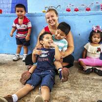 Volunteering with children at Los Amiguitos