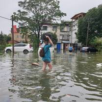 An insatiable positive omen no doubt. My arrival to CLI... first flooding in years, had to take off trousers to make an impression naturally.. 