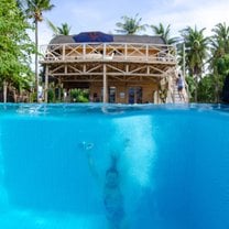 Pool & shop 