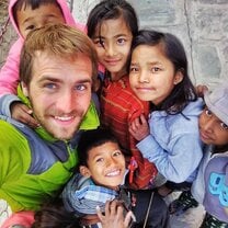 Volunteer with kids in Nepal