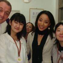 Tomoko Tamaki among teachers