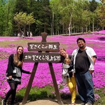 Looking at Shibazakura I'm here with the directors of the company, who immediately made me feel completely at ease. Their baby is also very sweet!