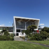 Te Puna is the central student hub at the Mt Albert Campus. It brings together many of the services that students will use during their time at Unitec, from enrolment at Student Central, student study support (at Student Learning and Achievement), library services and medical clinic (Te Puna Waiora).