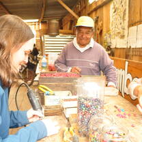 Arts & Crafts Volunteering in Ecuador