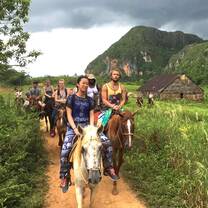 Corazon Cuba horseride in tobacco plantation in Viñales