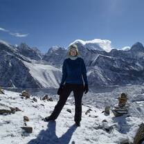 Combine volunteering with Everest Base Camp Trek