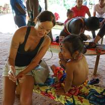Visiting the indigenous village of the Emberá