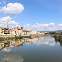 This is the Arno river in Florence.