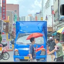 Street with bus in South Korea
