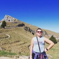 A photo of me during our Intern NZ trip to Napier at the Te Mata Peak.