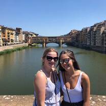 students with the Ponte Vecchio behind them