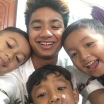 Fun selfies with the children 