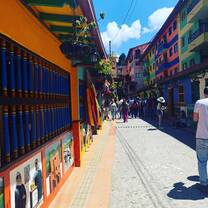 Colourful tour Guatapé - Colombia