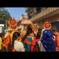 A city that never sleeps, a prade for a religious leader 