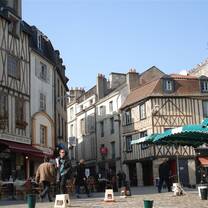 Poitiers city center