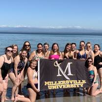 MU students at Mantas Beach