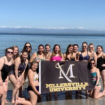 MU students at Mantas Beach