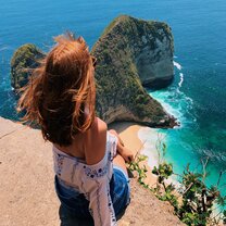 The T-Rex! Kelingking beach on Nusa Penida island Picture of me at the top of Kelingking Beach