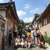 EF students exploring Seoul