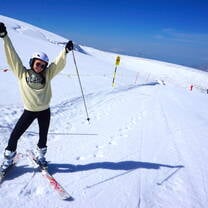 skiing girl