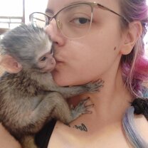 Kisses and hugs with Aine! Aine loves to receive many kisses and she always hugs us