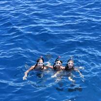 girls snorkeling in hawaii