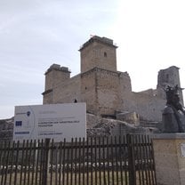 This is a recent picture of Diósgyőr Vár (Diósgyőr Castle), located in Miskolc (the city that I'm teaching in. 
