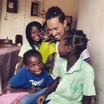 Sharing time with children from Formigas do Futuro, a primary school 