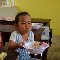 Filling a little girls tummy