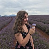 Eating an ice cream in the lavender fields