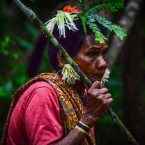 Batek lady