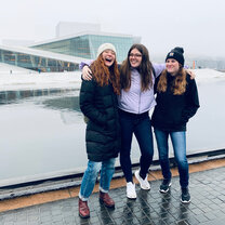 Friends on a school trip to Oslo, lead by ACN staff