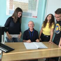 Teach conversational English in Sicily