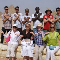 F & M study abroad group on Hedayet Saturday tour to Guiza Pyramids.