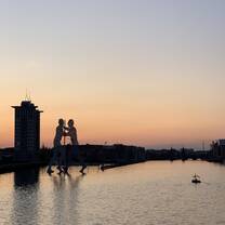 Sunset at the Molecule Man on the Berlin Spree