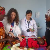 Volunteer at Global Volunteers' health clinic in Tanzania