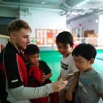Teaching the Chinese kids about my country 