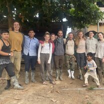 Hoja Nueva interns and staff working in a local community.
