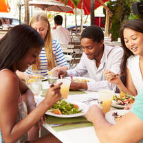 An internship in Barcelona lets you soak up both mediterranean sun and valuable work experience.
