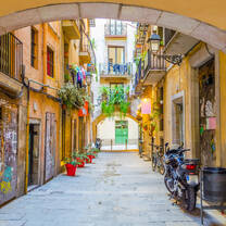 While the ancient streets evoke the city’s past, Barcelona’s business scene thrives with innovation. Working in Barcelona will offer you fresh perspectives and days that pass in a blur of excitement.