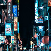 Seoul is the ultimate foodie heaven - even more so if you know where to go. Enter Seoul's hidden food alleys with our night walking tour, visit secret gems that some locals may not even know!