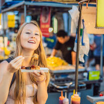 Vibrant culture rooted in traditions, K-pop driven music and fashion, thriving business scene with a global outlook, plus a healthy helping of delicious Korean food. Seoul really offers the perfect backdrop for an internship you'll never forget. 