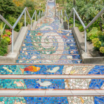 Join us and hike the hidden stairways of San Francisco! This off-the-beaten-track tour will let you take in 360° views of the Golden Gate Bridge and downtown SF, as well as discover gorgeous neighbourhood and secret gardens. An afternoon well spent :)