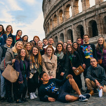 Rome students at Colosseum Student group at the Colosseum