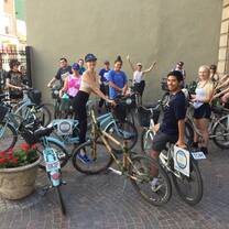 Students on bike tour in Buenos Aires