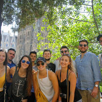 students in front of Sagrada Familia