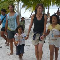 Making friends on Palmerston Atoll